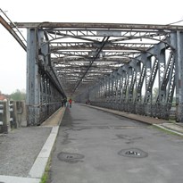 Most – původně železniční, nyní pro pěší